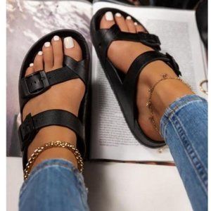 !! RESTOCKED !! Lightweight Flatform Sandals in Black